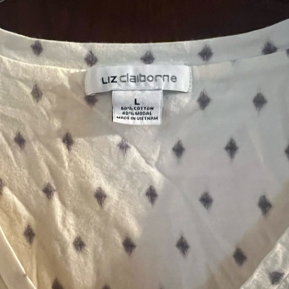 Liz Claiborne - Picture 2 of 3